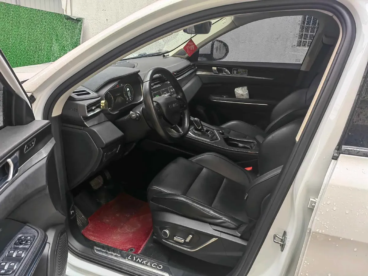 2021 LYNK&CO 01 2.0T 218HP L4 8AT,autocango,china used car exporter,china ev exporter,chinese used car exporter,chinese used ev exporter