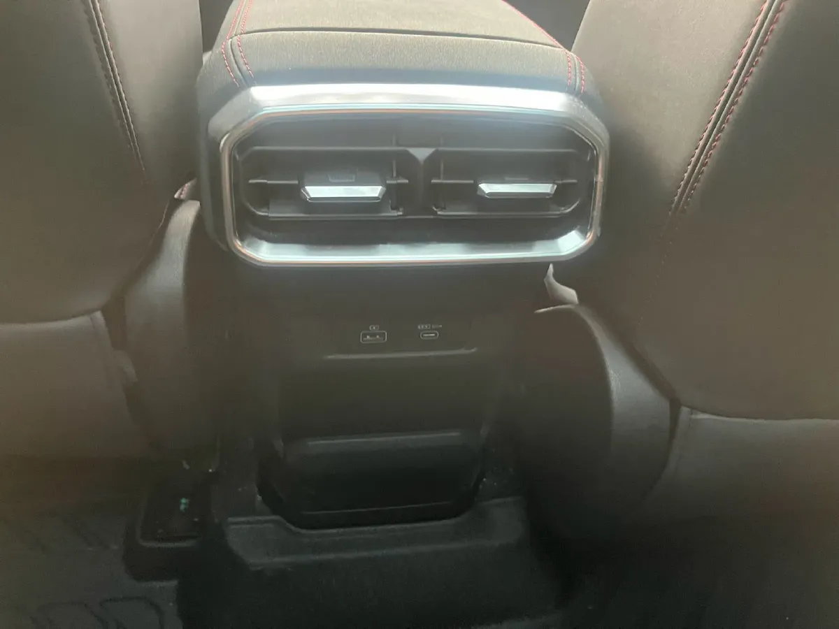 2023 Jetour Traveller 2.0T 254HP L4 7DCT,autocango,china used car exporter,china ev exporter,chinese used car exporter,chinese used ev exporter