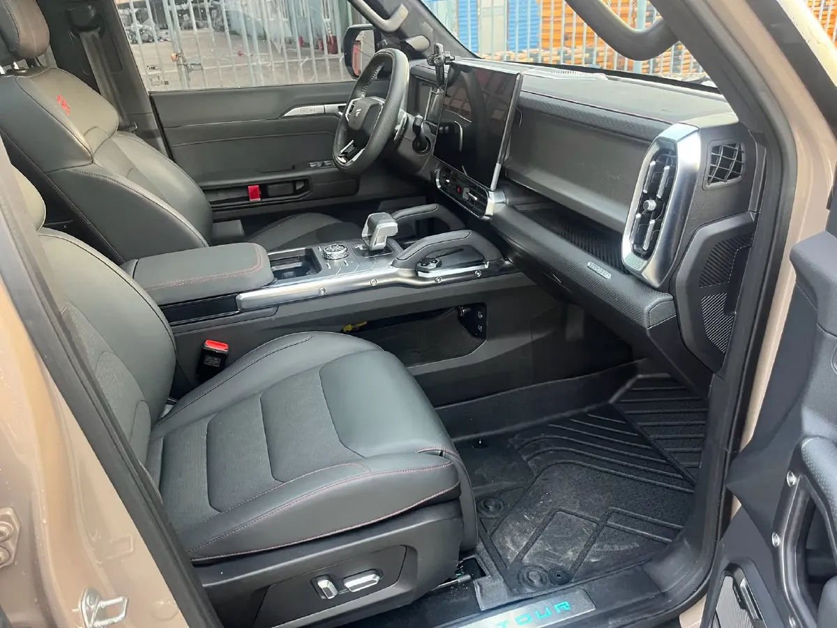 2023 Jetour Traveller 2.0T 254HP L4 7DCT,autocango,china used car exporter,china ev exporter,chinese used car exporter,chinese used ev exporter