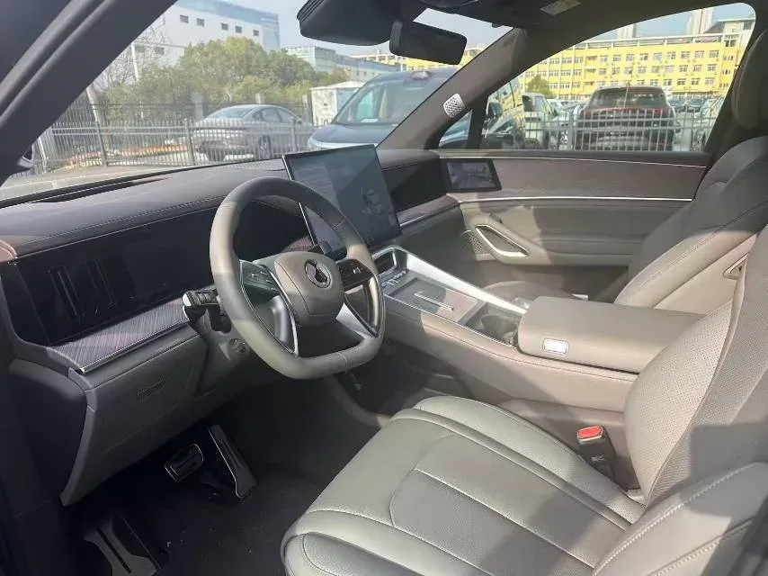 2025 Denza DenzaN9 2.0T 207HP L4 E-CVT PHEV,autocango,china used car exporter,china ev exporter,chinese used car exporter,chinese used ev exporter