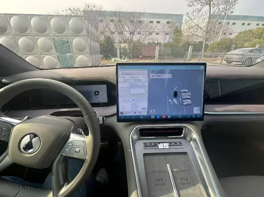 2025 Denza DenzaN9 2.0T 207HP L4 E-CVT PHEV,autocango,china used car exporter,china ev exporter,chinese used car exporter,chinese used ev exporter