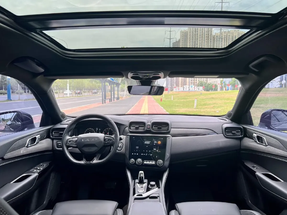 2022 LYNK&CO 03 2.0T 190HP L4 7DCT,autocango,china used car exporter,china ev exporter,chinese used car exporter,chinese used ev exporter