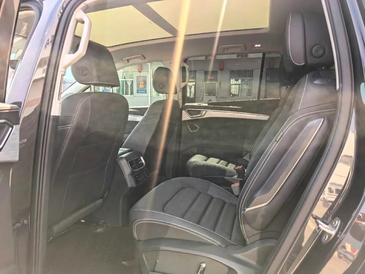 2021 Volkswagen Talagon 2.0T 220HP L4 7DCT,autocango,china used car exporter,china ev exporter,chinese used car exporter,chinese used ev exporter