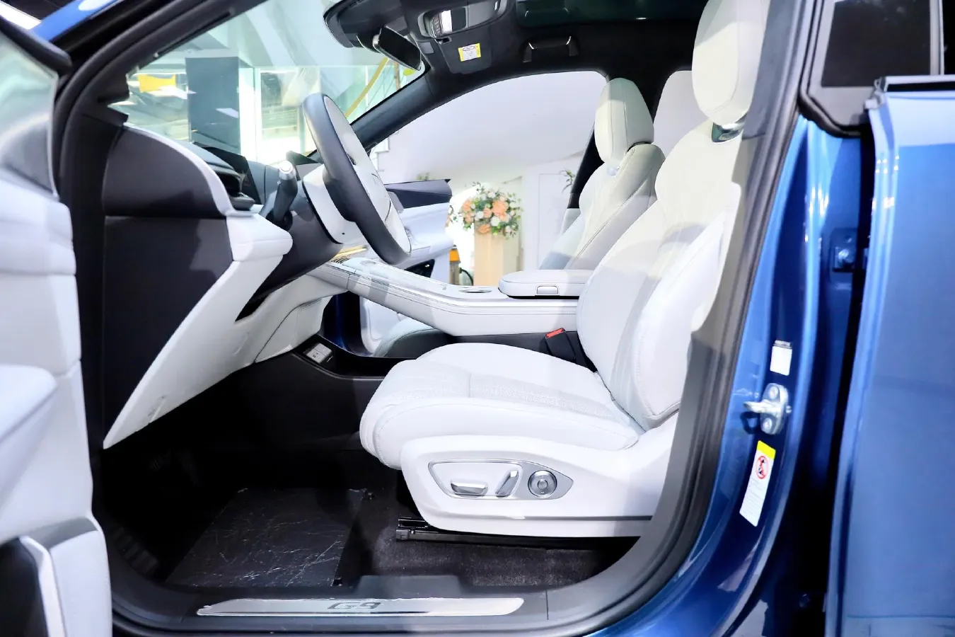 2025 Xpeng G9 BEV 79KWH,autocango,china used car exporter,china ev exporter,chinese used car exporter,chinese used ev exporter