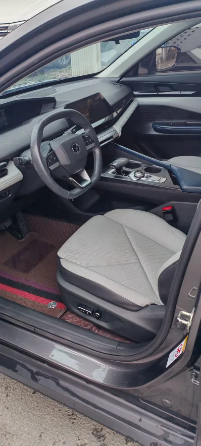 2023 ChangAn UNI-V iDD 1.5T 170HP L4 6TCT PHEV 18.4KWH,autocango,china used car exporter,china ev exporter,chinese used car exporter,chinese used ev exporter