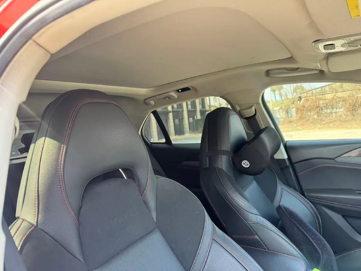 2018 Toyota C-HR 2.0L 171HP L4 CVT,autocango,china used car exporter,china ev exporter,chinese used car exporter,chinese used ev exporter