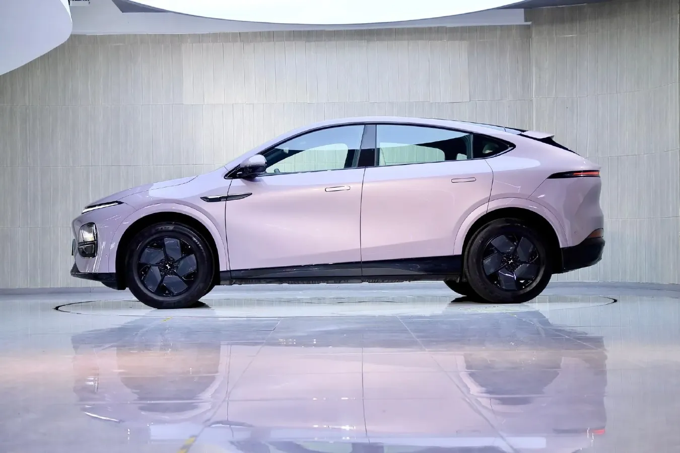 2025 Xpeng G6 BEV 68.5KWH,autocango,china used car exporter,china ev exporter,chinese used car exporter,chinese used ev exporter