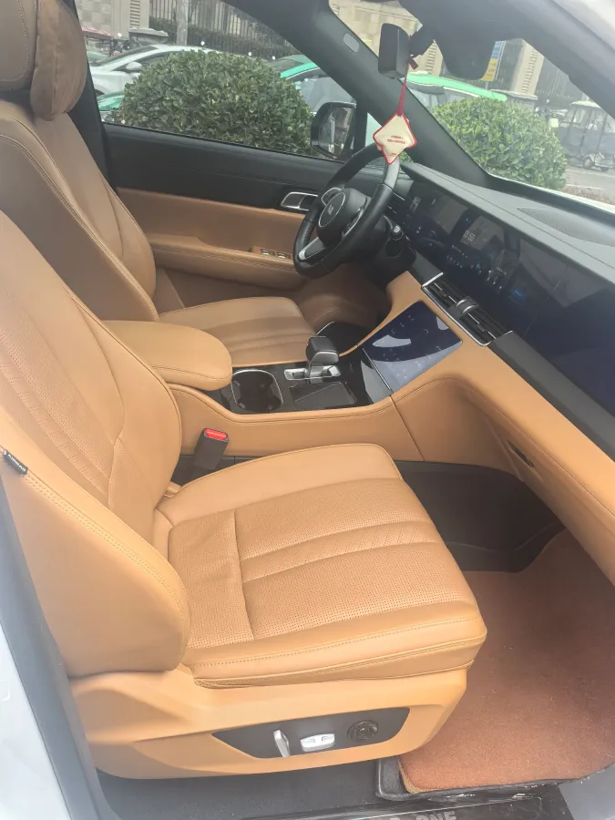 2020 Li ONE Range Extended 131HP REEV 40.5KWH,autocango,china used car exporter,china ev exporter,chinese used car exporter,chinese used ev exporter