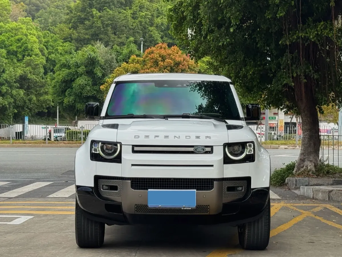 2025 Land Rover Defender 3.0T 400HP L6 8AT,autocango,china used car exporter,china ev exporter,chinese used car exporter,chinese used ev exporter