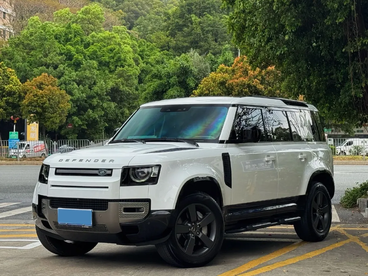 2025 Land Rover Defender 3.0T 400HP L6 8AT,autocango,china used car exporter,china ev exporter,chinese used car exporter,chinese used ev exporter