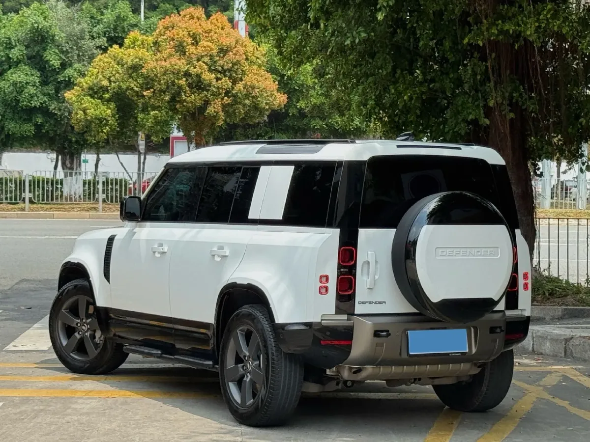 2025 Land Rover Defender 3.0T 400HP L6 8AT,autocango,china used car exporter,china ev exporter,chinese used car exporter,chinese used ev exporter