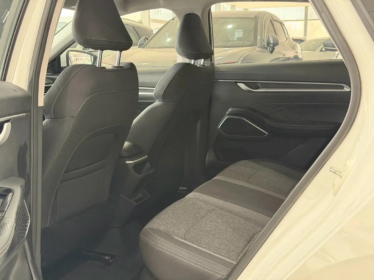 2023 Geely Emgrand 1.5L 127HP L4 5MT,autocango,china used car exporter,china ev exporter,chinese used car exporter,chinese used ev exporter