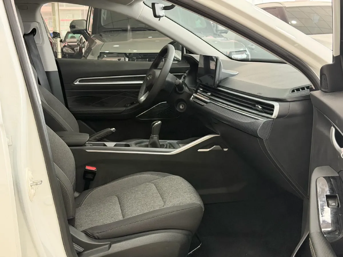 2023 Geely Emgrand 1.5L 127HP L4 5MT,autocango,china used car exporter,china ev exporter,chinese used car exporter,chinese used ev exporter