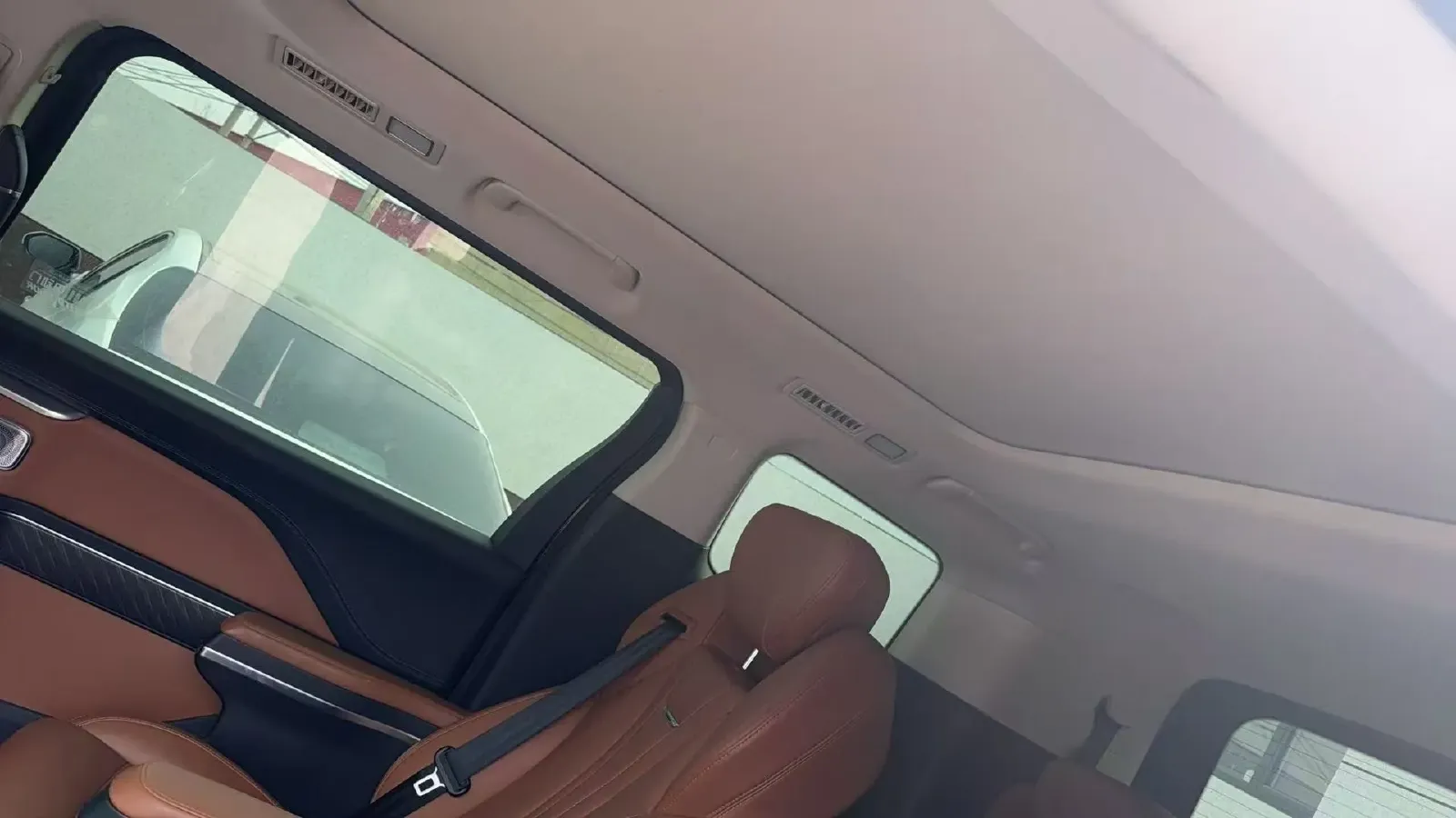 2023 HongQi HQ9 2.0T 252HP L4 8AT,autocango,china used car exporter,china ev exporter,chinese used car exporter,chinese used ev exporter