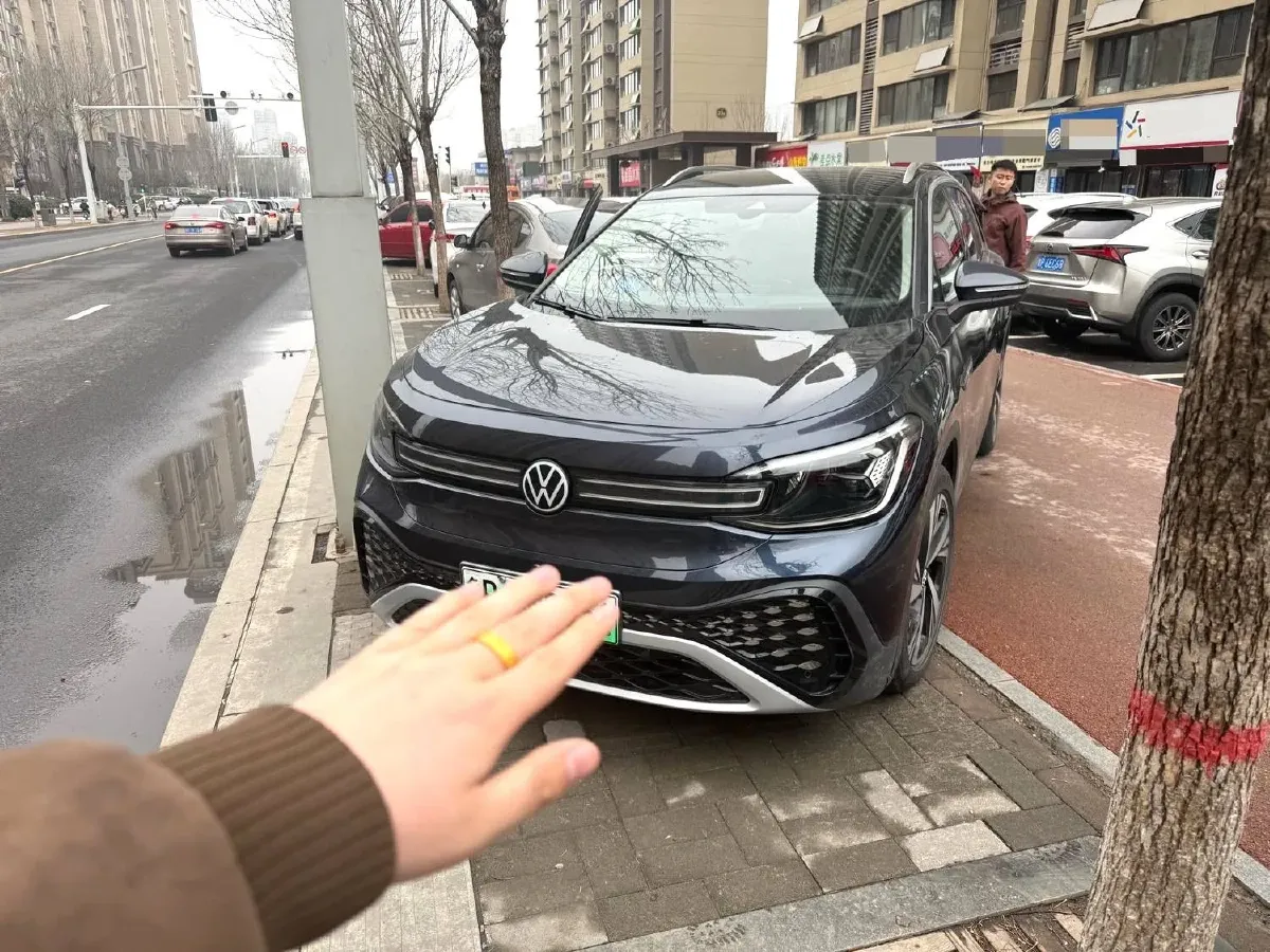 2021 Volkswagen ID.6 Crozz BEV 84.8KWH,autocango,china used car exporter,china ev exporter,chinese used car exporter,chinese used ev exporter