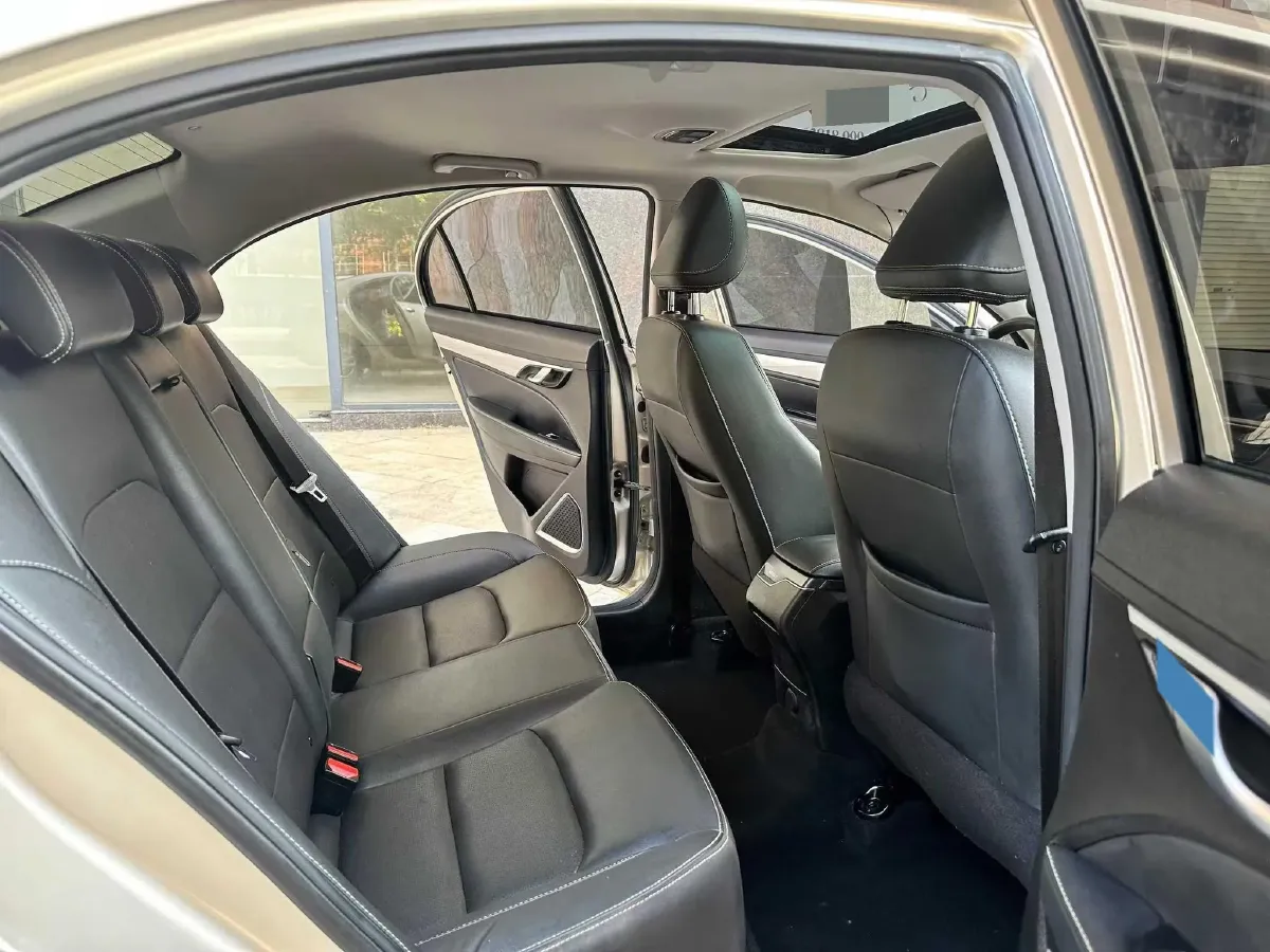 2020 Geely Emgrand 1.5L 109HP L4 5MT,autocango,china used car exporter,china ev exporter,chinese used car exporter,chinese used ev exporter