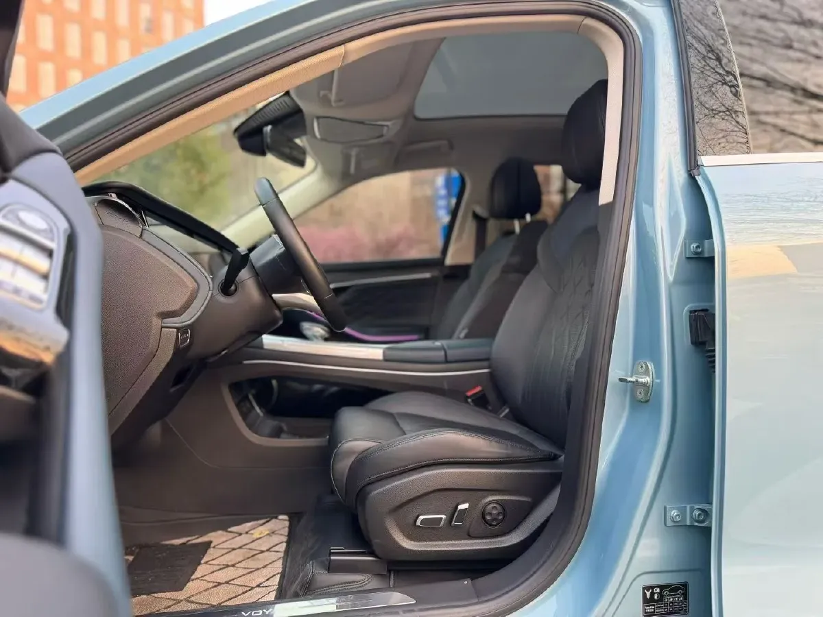 2021 Voyah FREE Range Extended 109HP REEV 33KWH,autocango,china used car exporter,china ev exporter,chinese used car exporter,chinese used ev exporter