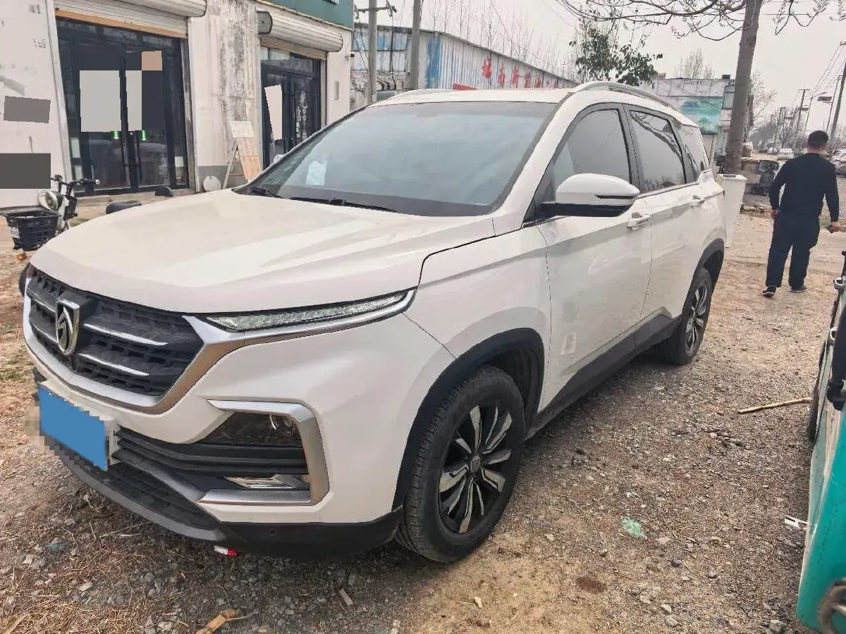 2018 BaoJun 530 1.5T 150HP L4 6MT,autocango,china used car exporter,china ev exporter,chinese used car exporter,chinese used ev exporter