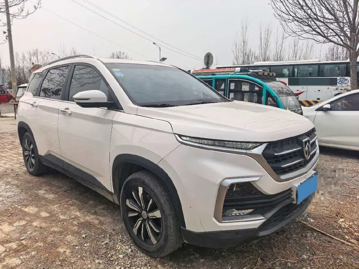 2018 BaoJun 530 1.5T 150HP L4 6MT,autocango,china used car exporter,china ev exporter,chinese used car exporter,chinese used ev exporter
