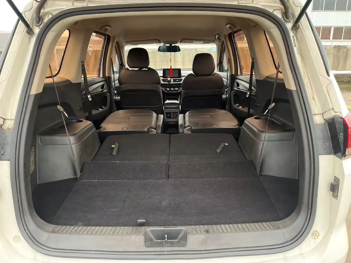 2018 BaoJun 360 1.5L 112HP L4 5AMT,autocango,china used car exporter,china ev exporter,chinese used car exporter,chinese used ev exporter