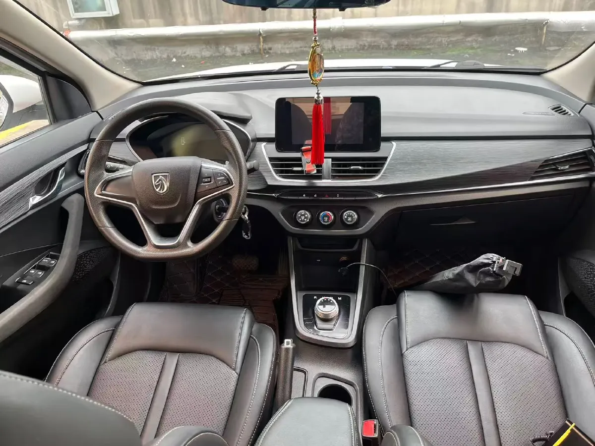 2018 BaoJun 360 1.5L 112HP L4 5AMT,autocango,china used car exporter,china ev exporter,chinese used car exporter,chinese used ev exporter