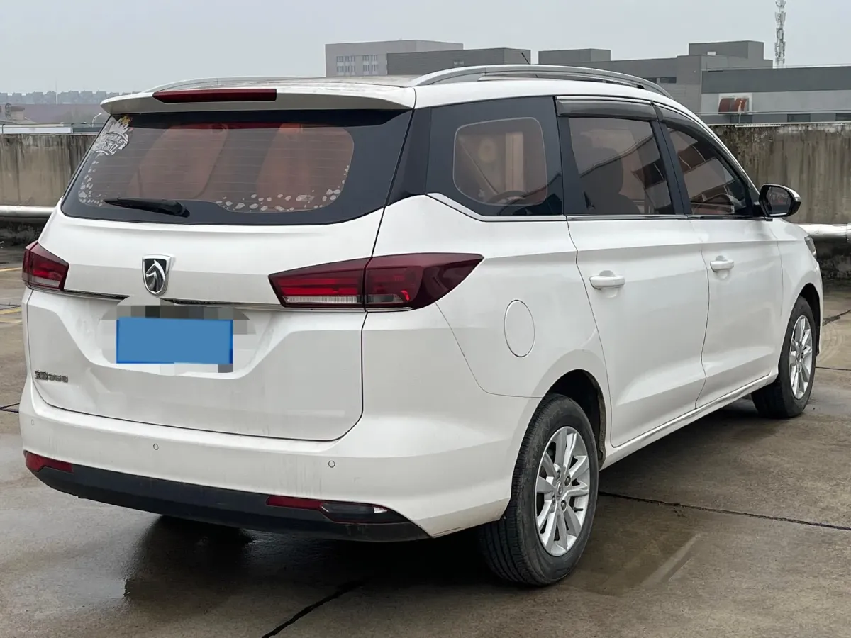 2018 BaoJun 360 1.5L 112HP L4 5AMT,autocango,china used car exporter,china ev exporter,chinese used car exporter,chinese used ev exporter