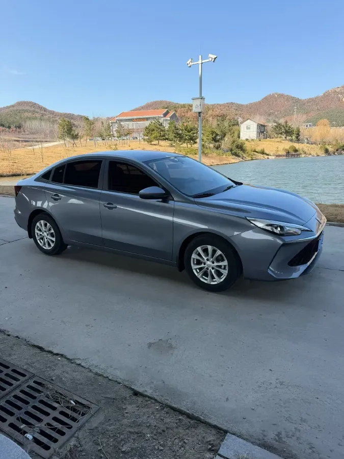 2023 Roewe i5 1.5L 129HP L4 5MT,autocango,china used car exporter,china ev exporter,chinese used car exporter,chinese used ev exporter