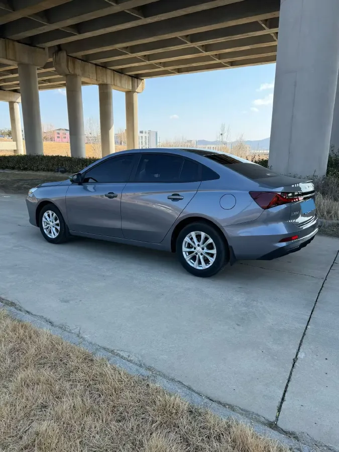 2023 Roewe i5 1.5L 129HP L4 5MT,autocango,china used car exporter,china ev exporter,chinese used car exporter,chinese used ev exporter