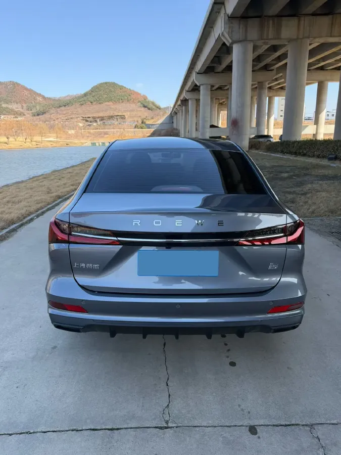 2023 Roewe i5 1.5L 129HP L4 5MT,autocango,china used car exporter,china ev exporter,chinese used car exporter,chinese used ev exporter