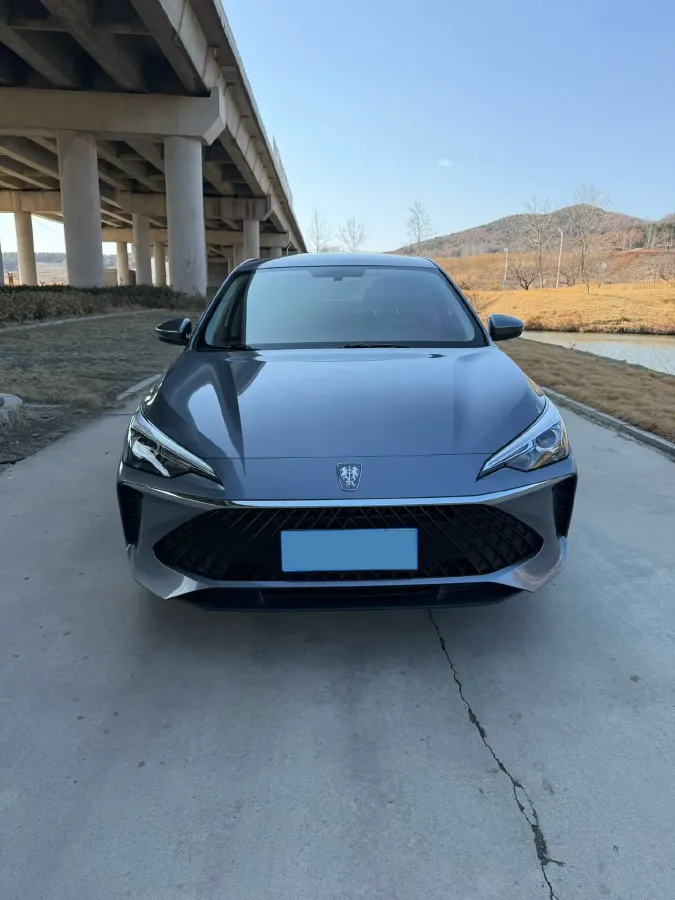 2023 Roewe i5 1.5L 129HP L4 5MT,autocango,china used car exporter,china ev exporter,chinese used car exporter,chinese used ev exporter