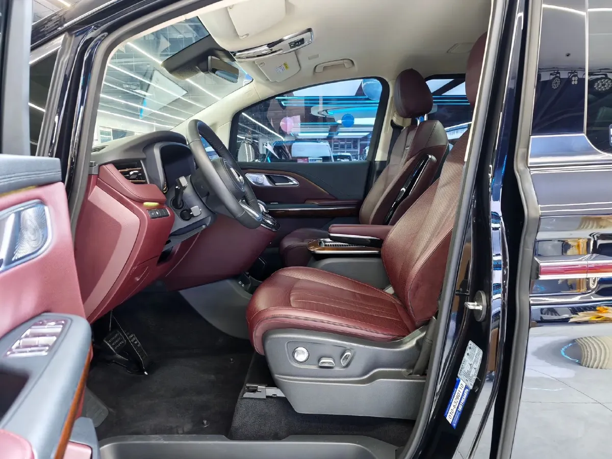 2023 HongQi HQ9 2.0T 252HP L4 8AT,autocango,china used car exporter,china ev exporter,chinese used car exporter,chinese used ev exporter