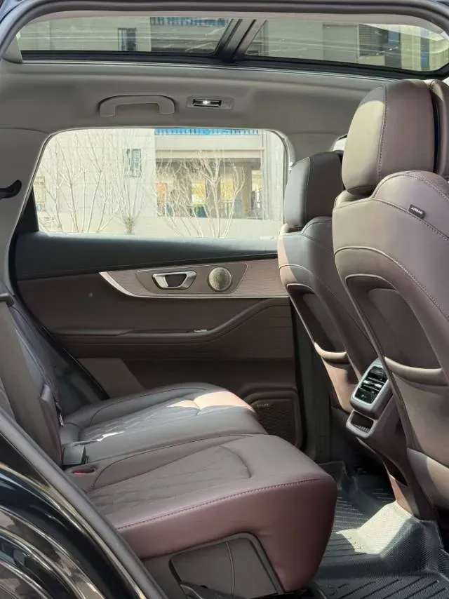 2025 Chery Tiggo 8 PRO 2.0T 254HP L4 8AT,autocango,china used car exporter,china ev exporter,chinese used car exporter,chinese used ev exporter