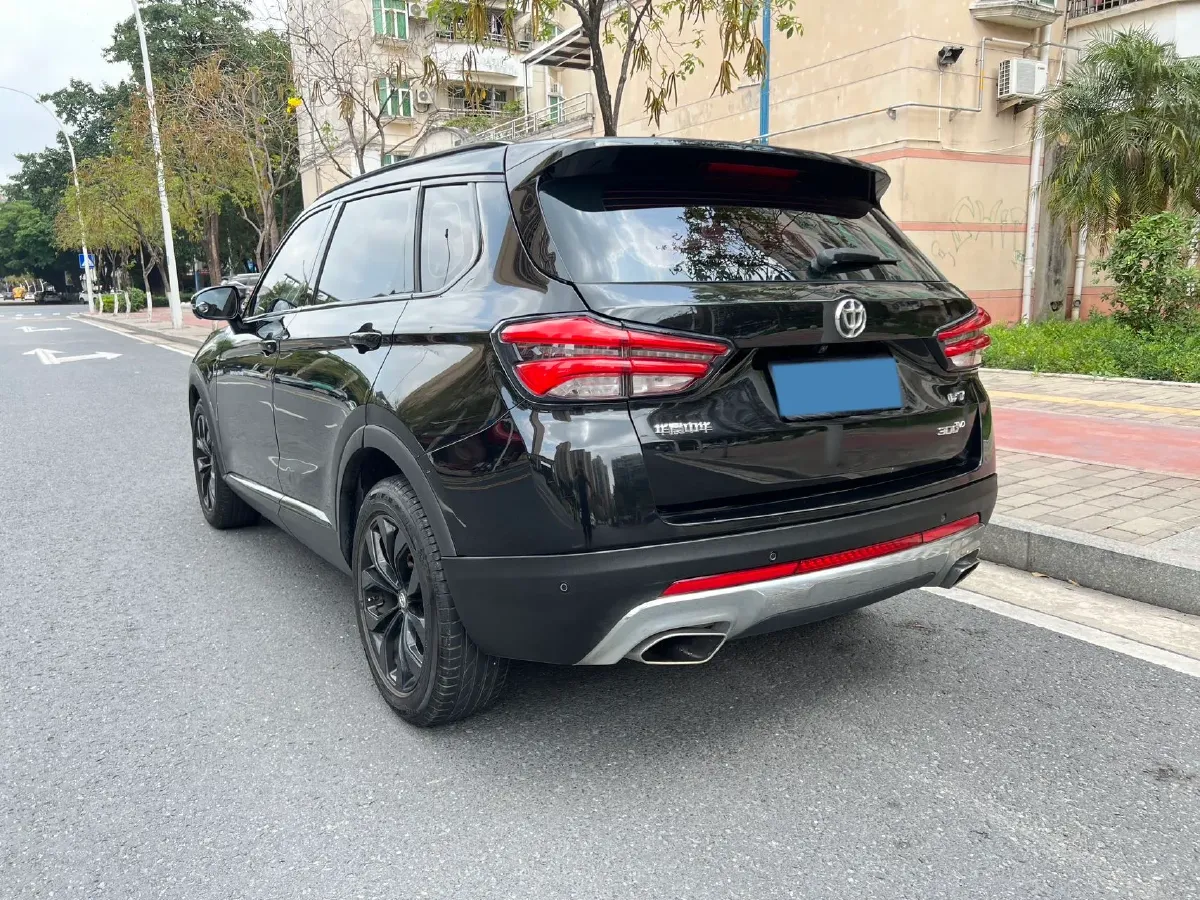 2019 Brilliance Auto V7 1.8T 231HP L4 7DCT,autocango,china used car exporter,china ev exporter,chinese used car exporter,chinese used ev exporter