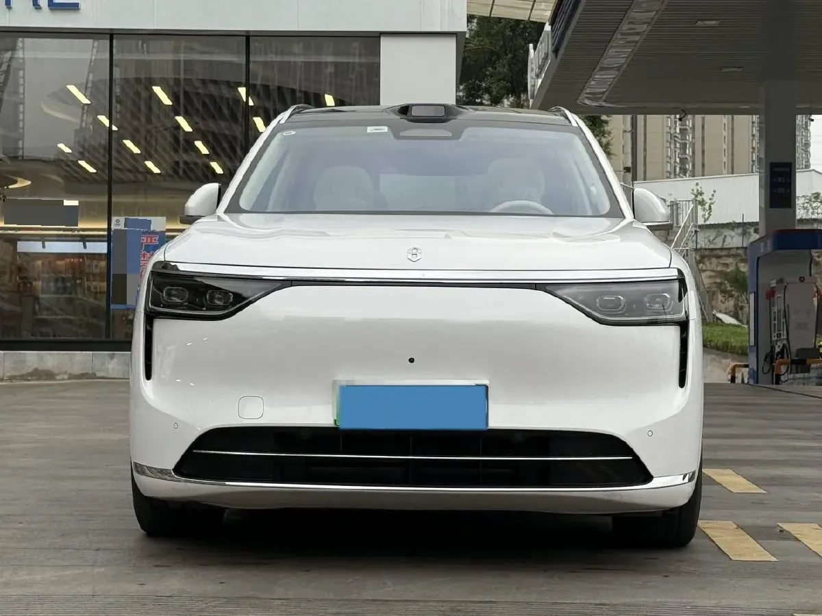 2025 AITO AITO M8 REEV 160HP REEV 53.4KWH,autocango,china used car exporter,china ev exporter,chinese used car exporter,chinese used ev exporter