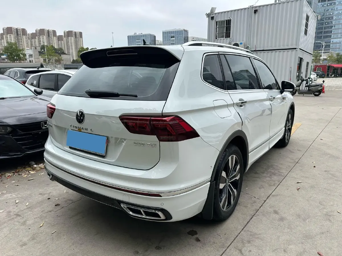 2024 Volkswagen Tiguan L 2.0T 186HP L4 7DCT,autocango,china used car exporter,china ev exporter,chinese used car exporter,chinese used ev exporter