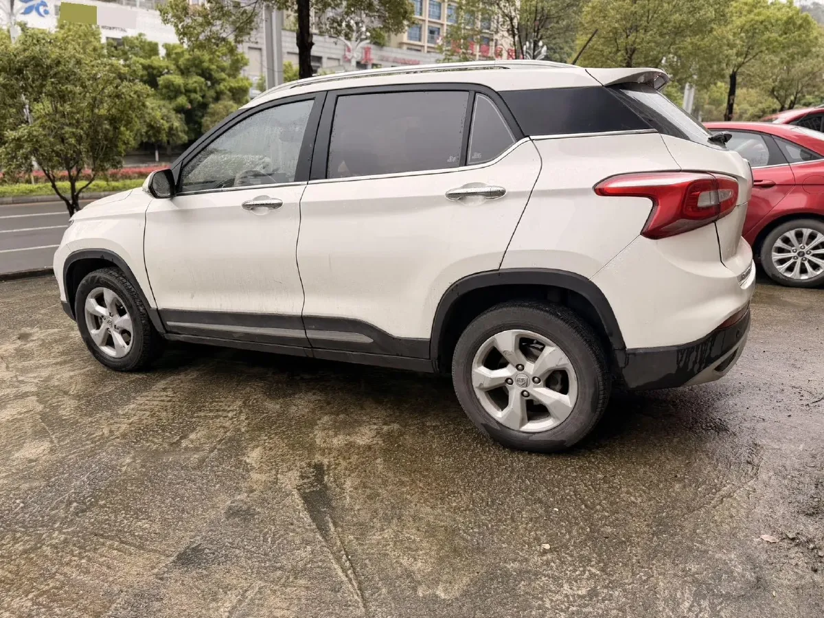 2017 HaiMa S5 Young Edition 1.6L 122HP L4 5MT,autocango,china used car exporter,china ev exporter,chinese used car exporter,chinese used ev exporter