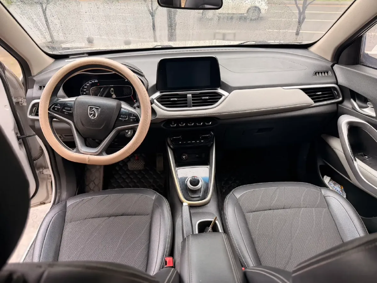 2017 HaiMa S5 Young Edition 1.6L 122HP L4 5MT,autocango,china used car exporter,china ev exporter,chinese used car exporter,chinese used ev exporter