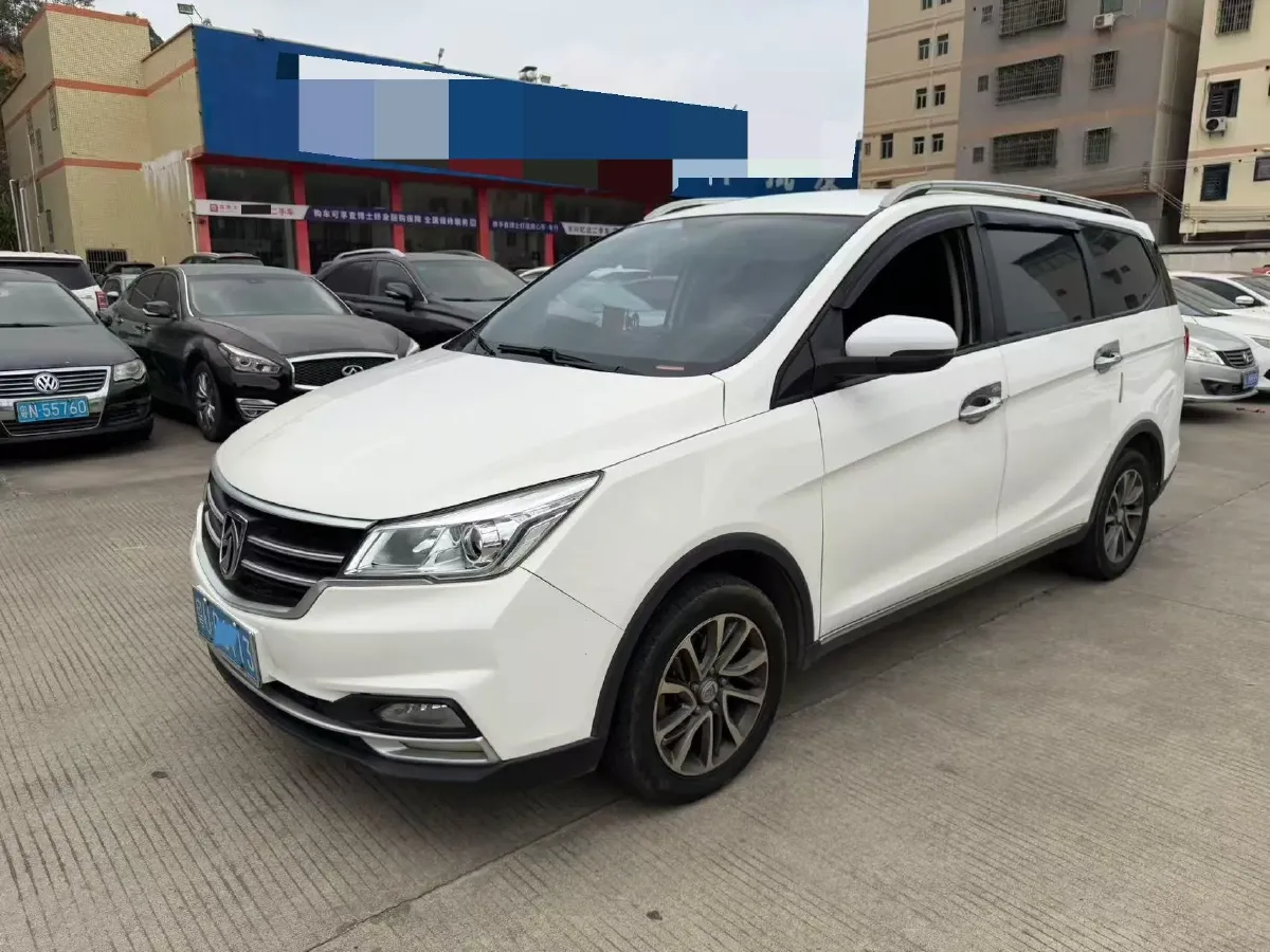 2019 BaoJun 730 1.5L 105HP L4 6MT,autocango,china used car exporter,china ev exporter,chinese used car exporter,chinese used ev exporter