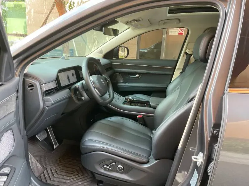 2024 AITO AITO M7 1.5T 152HP L4 REEV 40KWH,autocango,china used car exporter,china ev exporter,chinese used car exporter,chinese used ev exporter