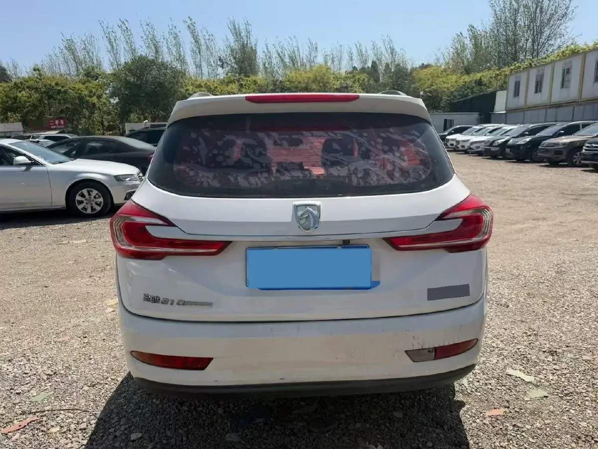 2017 BaoJun 310W 1.5L 112HP L4 6MT,autocango,china used car exporter,china ev exporter,chinese used car exporter,chinese used ev exporter