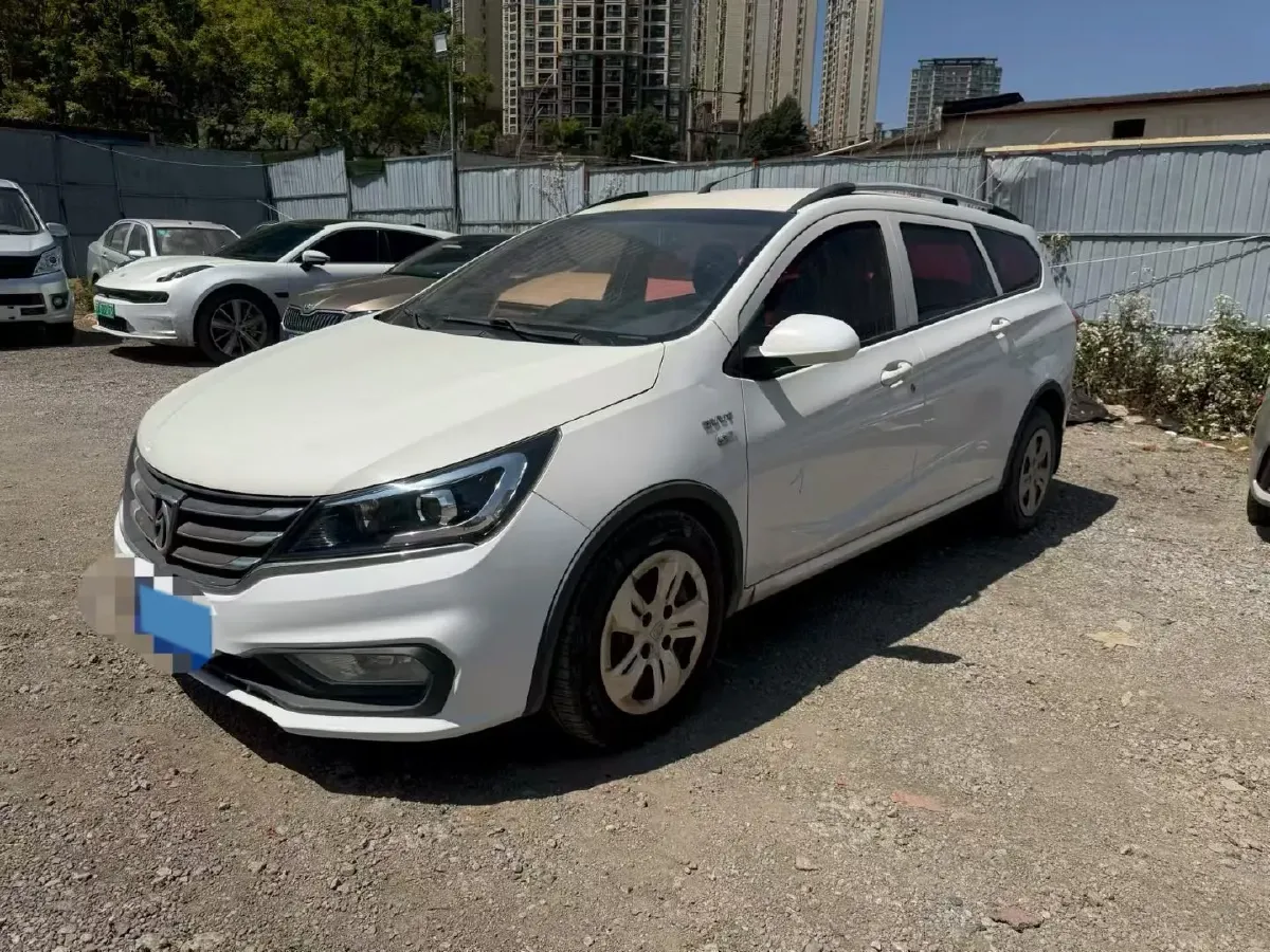 2017 BaoJun 310W 1.5L 112HP L4 6MT,autocango,china used car exporter,china ev exporter,chinese used car exporter,chinese used ev exporter