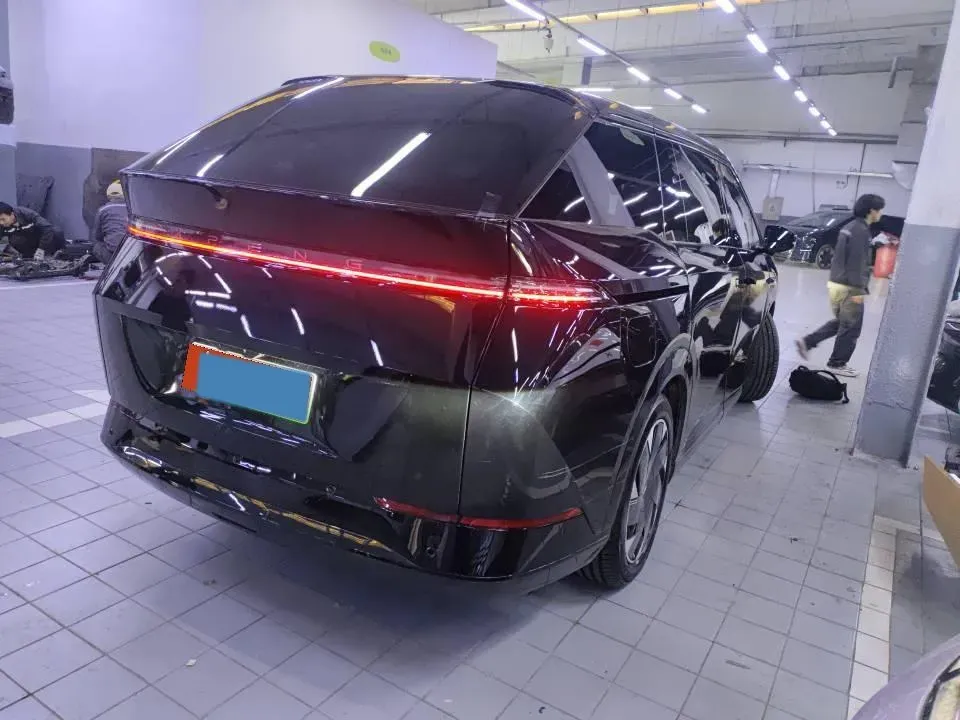 2024 Xpeng X9 BEV 101.5KWH,autocango,china used car exporter,china ev exporter,chinese used car exporter,chinese used ev exporter