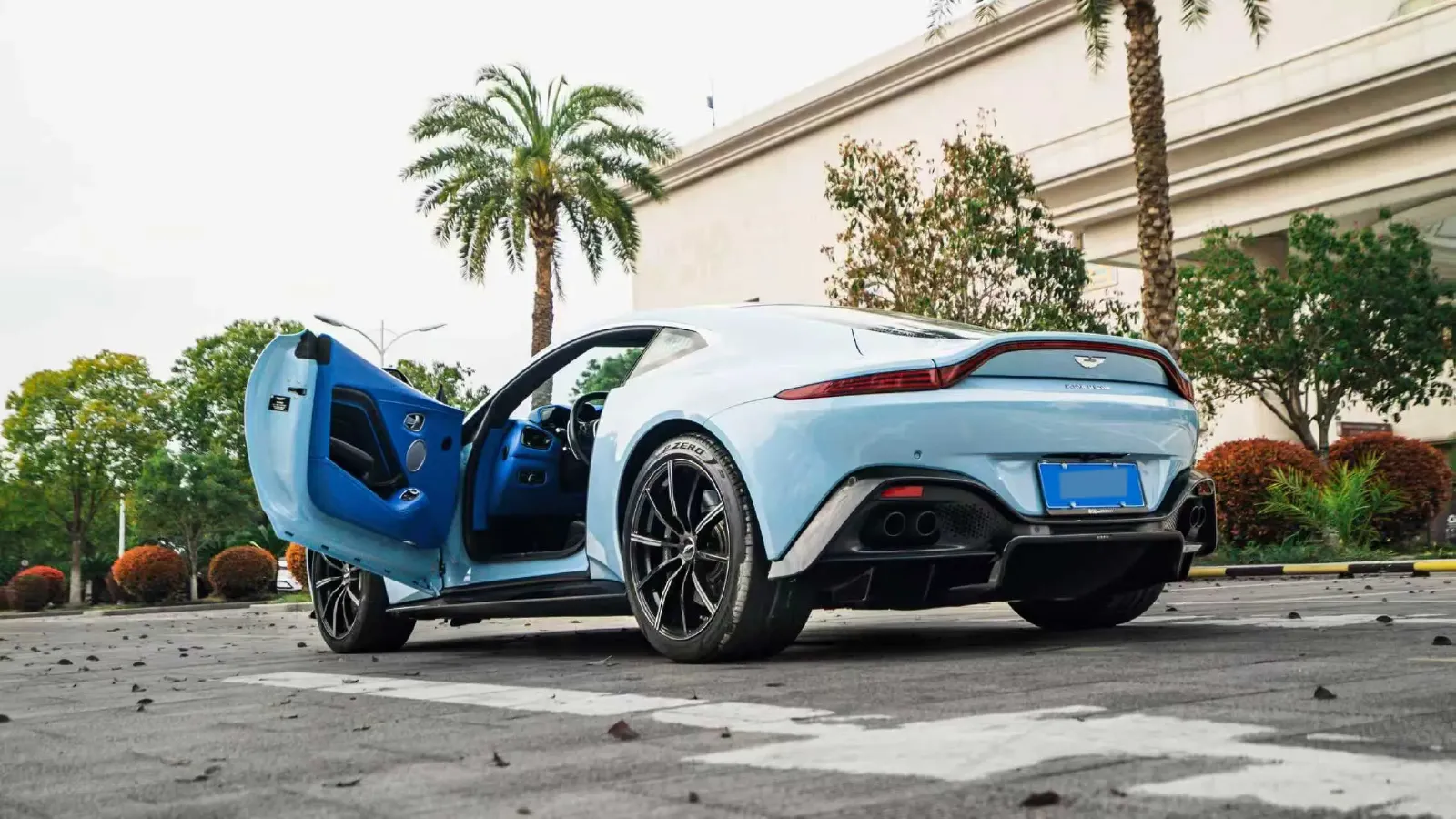 2020 Aston Martin V8 Vantage 4.0T 510HP V8 8AT,autocango,china used car exporter,china ev exporter,chinese used car exporter,chinese used ev exporter