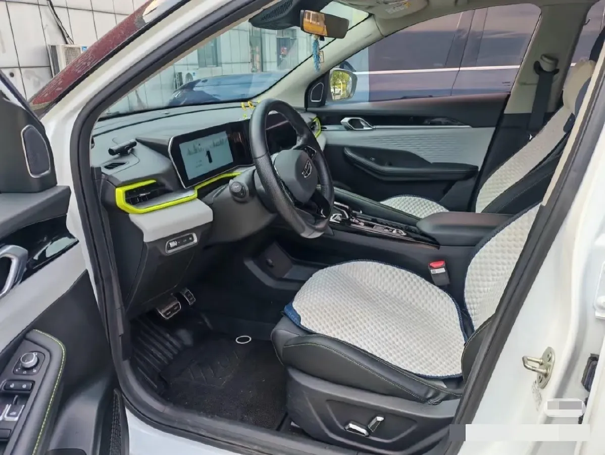 2023 Geely Coolray 1.5T 181HP L4 7DCT,autocango,china used car exporter,china ev exporter,chinese used car exporter,chinese used ev exporter