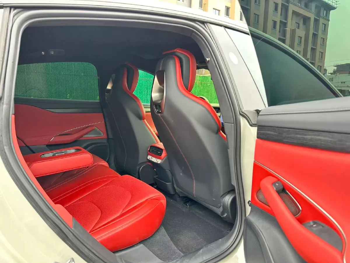 2024 MI SU7 BEV 101KWH,autocango,china used car exporter,china ev exporter,chinese used car exporter,chinese used ev exporter