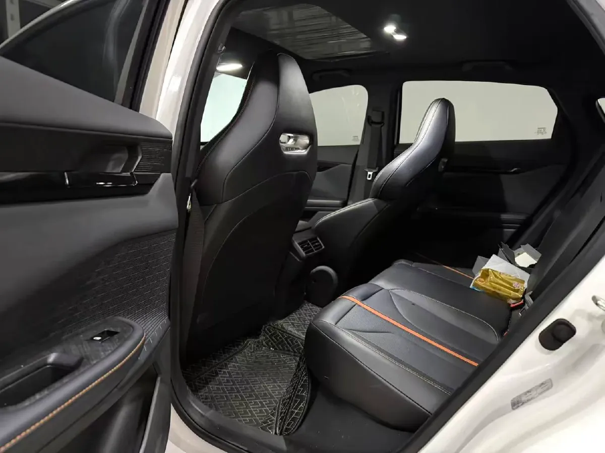 2024 ChangAn UNI-V 1.5T 188HP L4 7DCT,autocango,china used car exporter,china ev exporter,chinese used car exporter,chinese used ev exporter