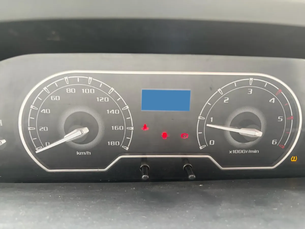 2020 MAXUS XinTu V80 2.5T 136HP L4 6MT,autocango,china used car exporter,china ev exporter,chinese used car exporter,chinese used ev exporter