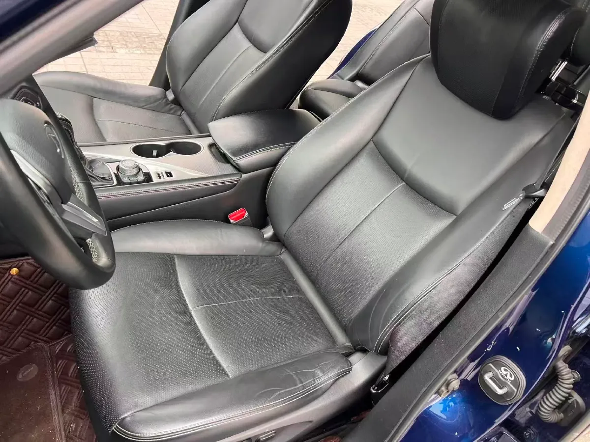 2018 Jeep Grand Commander 2.0T 265HP L4 9AT,autocango,china used car exporter,china ev exporter,chinese used car exporter,chinese used ev exporter