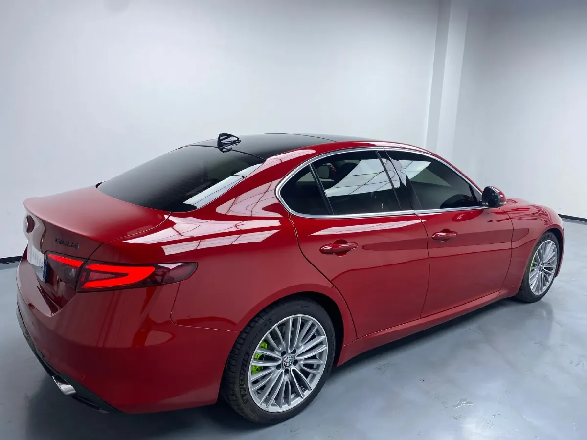 2017 Ford Mustang 2.3T 314HP L4 6AT,autocango,china used car exporter,china ev exporter,chinese used car exporter,chinese used ev exporter