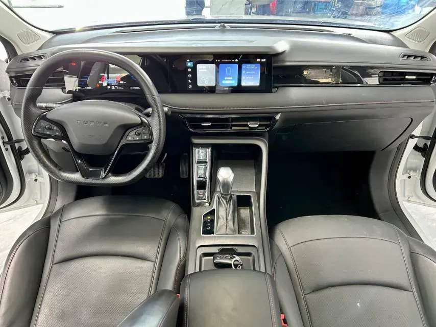 2024 Roewe i5 1.5L 129HP L4 CVT,autocango,china used car exporter,china ev exporter,chinese used car exporter,chinese used ev exporter